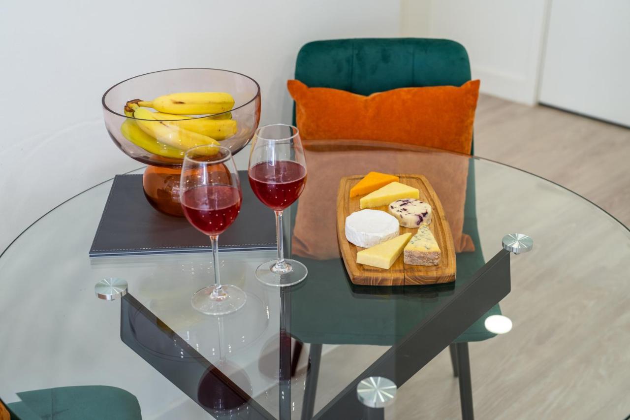 Luxury One Bedroom Serviced Apartment In The Heart Of Bedford Ngoại thất bức ảnh