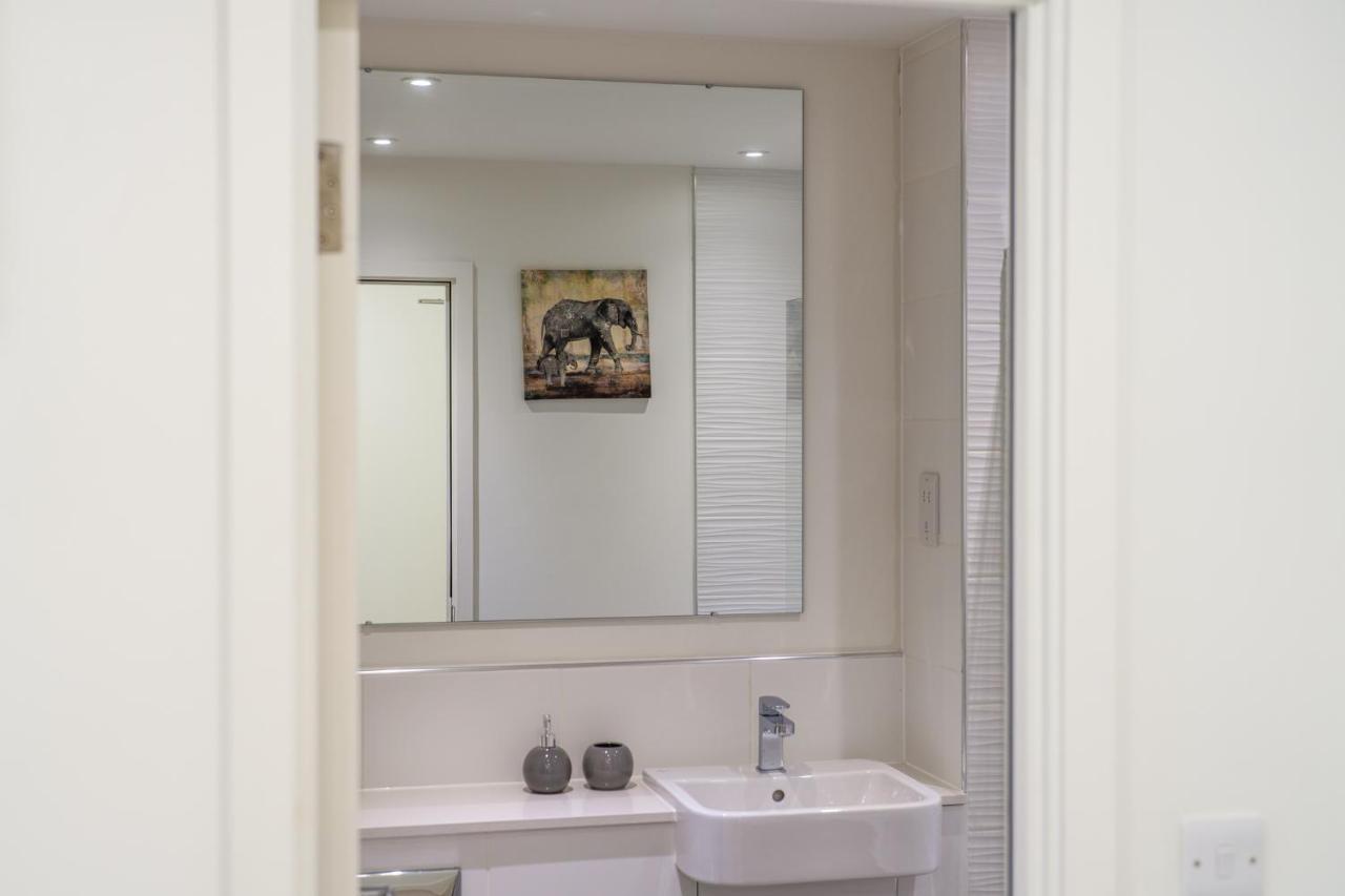 Luxury One Bedroom Serviced Apartment In The Heart Of Bedford Ngoại thất bức ảnh